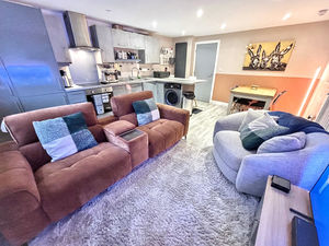 Lounge area- click for photo gallery